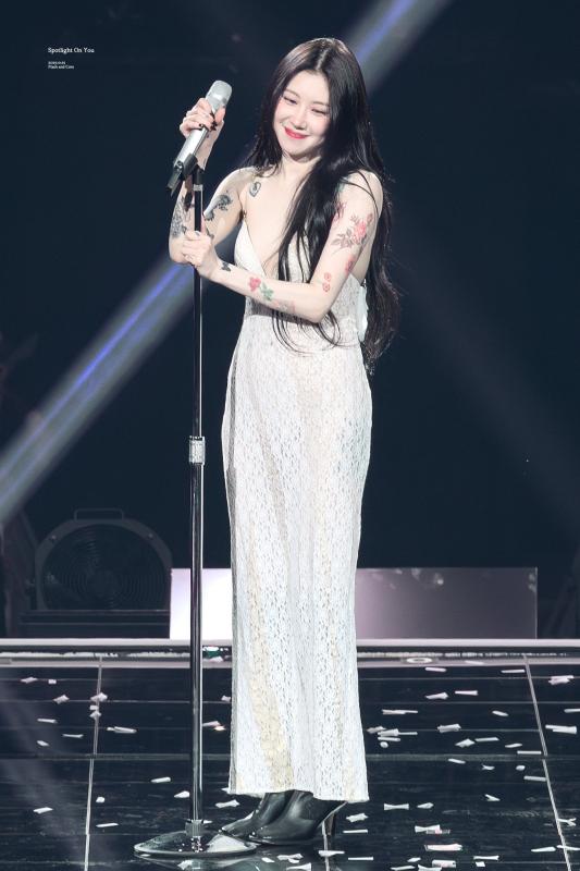 Nữ idol "đẹp thoát tục" với đồ mỏng manh, tay phủ kín hình xăm- Ảnh 8.