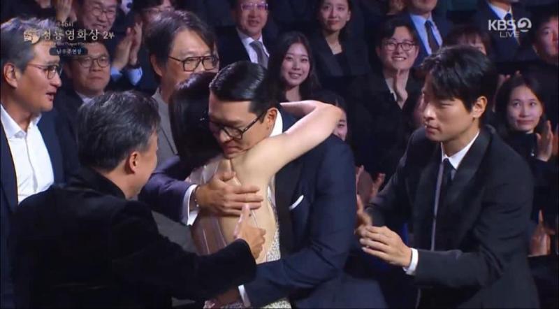 Rồng Xanh 2025: Hyun Bin và Son Ye Jin cùng lên ngôi Ảnh đế - Ảnh hậu, phim hay nhất là cái tên không ai dám cãi- Ảnh 2.