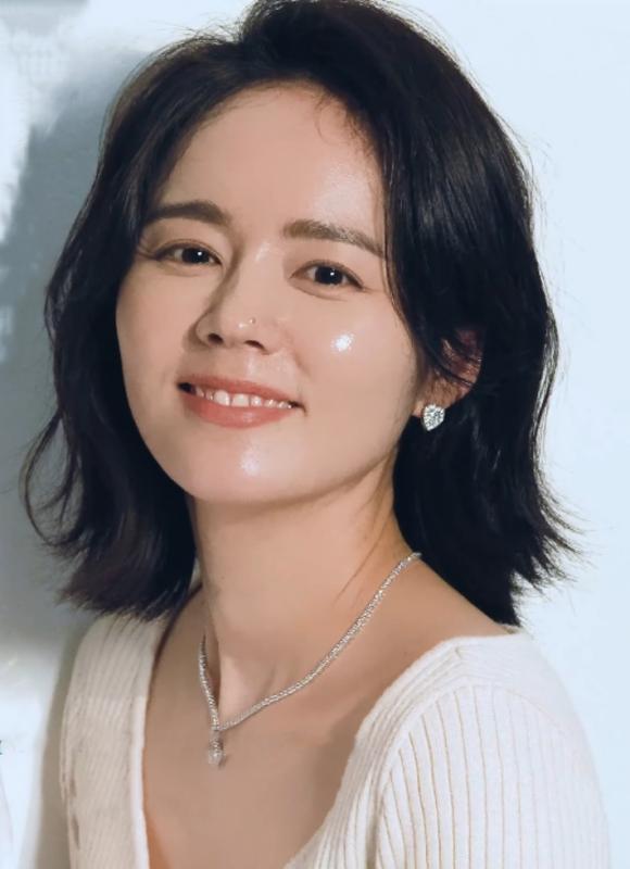 Mỹ nhân "đẹp tự nhiên nhất xứ Hàn" U45 da vẫn tràn đầy collagen nhờ 1 thức uống đỏ loẹt bán đầy siêu thị, chợ Việt- Ảnh 7.