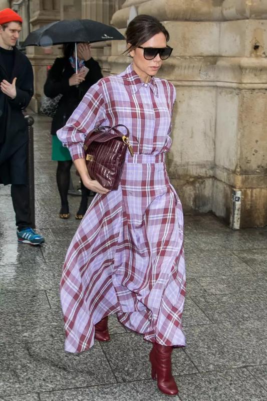 4 điều làm nên phong cách đẹp vượt thời gian của Victoria Beckham, mặc đẹp như cô ấy không hề khó- Ảnh 7.