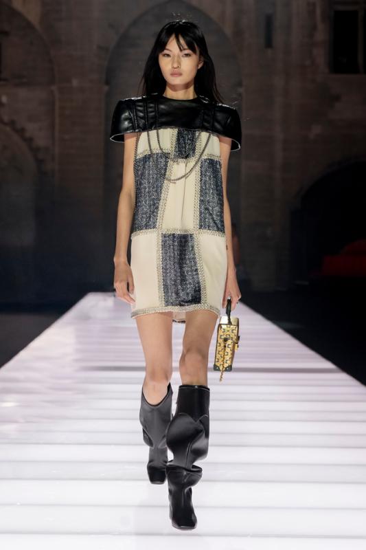 Chiếc váy Louis Vuitton 