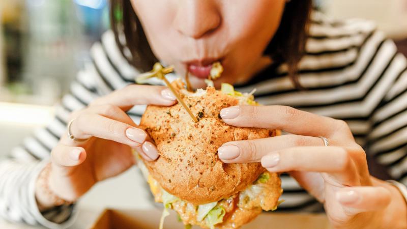 Cảnh báo kiểu ăn cực hại gan, "mời gọi" gan nhiễm mỡ: Nhiều người đang làm mỗi ngày- Ảnh 1.