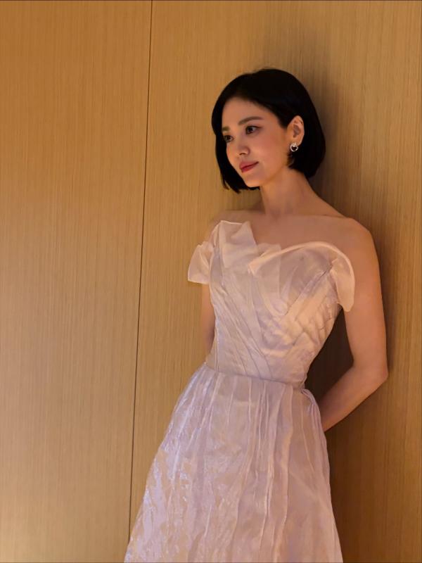 Chùm ảnh nhoè nhoẹt thấy rõ mặt thật của Song Hye Kyo- Ảnh 5.