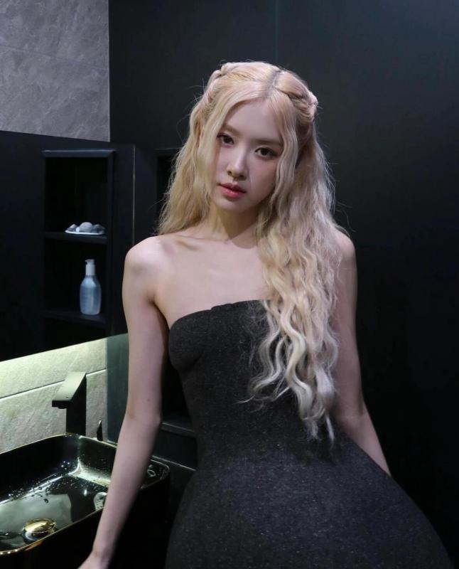 Đề cử Grammy 2026: Rosé làm nên lịch sử chưa từng có, Lady Gaga thua đúng 1 người- Ảnh 1.
