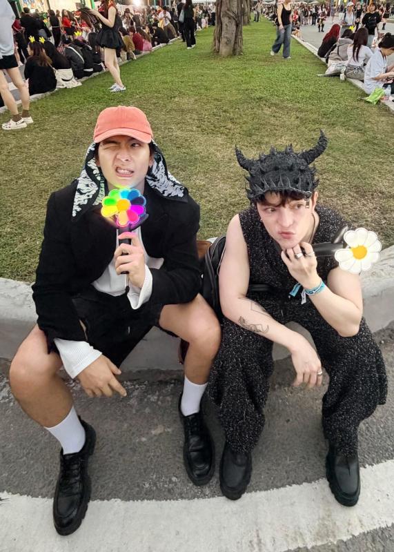 Dàn sao Việt rần rần check in concert G-DRAGON tại Hà Nội: Diệu Nhi quá sung, nữ diễn viên 49 tuổi lần đầu "đu idol"- Ảnh 8.