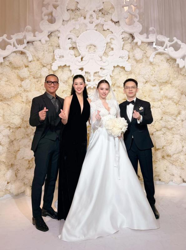 Đám cưới Á hậu Tâm Như và chồng doanh nhân: Cô dâu khóc nức nở, Khánh Vân, Ngọc Châu và dàn sao Việt đổ bộ- Ảnh 4.