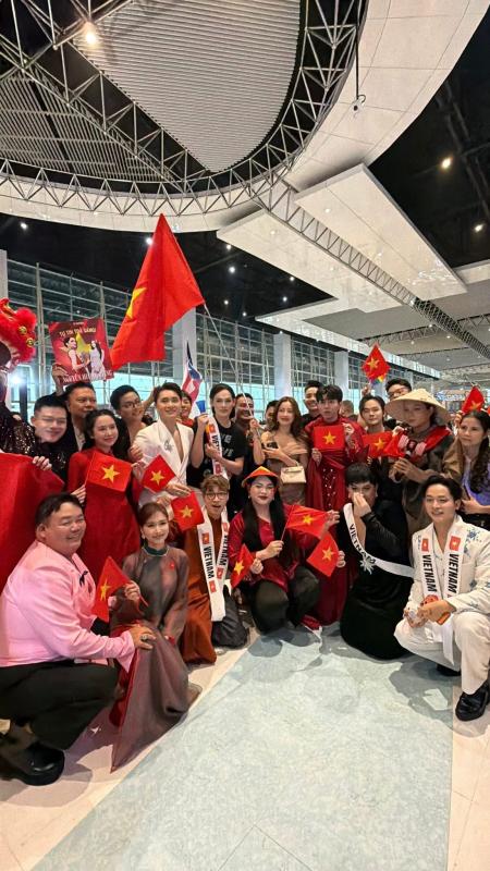 Đoàn Việt Nam sang Thái Lan cổ vũ Hương Giang tại Chung kết Miss Universe: Không có ồn nhất, chỉ có ồn hơn!- Ảnh 7.