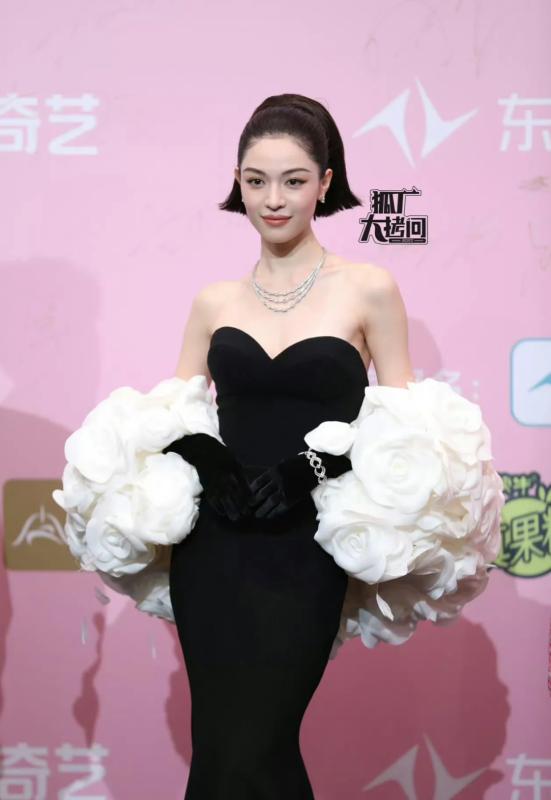 Bản sao của Thư Kỳ vướng drama khát khao center nhưng vẫn khiến dân tình nể một điều- Ảnh 14.