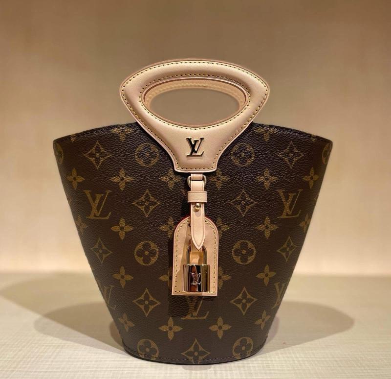BST túi hàng hiệu của Đoàn Di Băng: Hermès đựng cún cưng, Dior và Chanel để đi chợ- Ảnh 31.