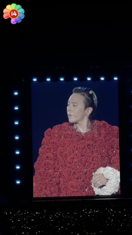 G-DRAGON cởi áo diễn kết màn, biển fanchant 