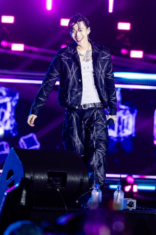 Jay Park "đốt cháy" WATERBOMB D-2 với cơ bụng "tiền tỷ", Chi Pu - B.I gây sốc visual với màn kết hợp chưa từng có- Ảnh 4.