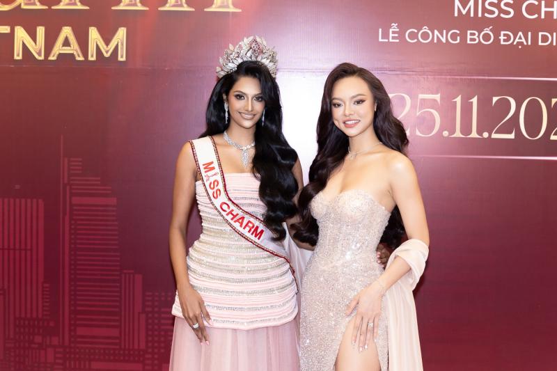 Mai Ngô khoe vòng 1 nóng bỏng, trổ tài 