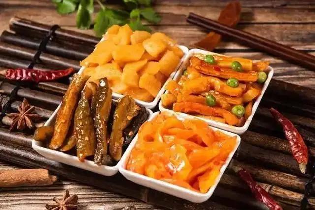 Ngày càng nhiều người bị đột quỵ? Bác sĩ khuyên: Chớ dại đụng nhiều 4 món ngon này- Ảnh 1.