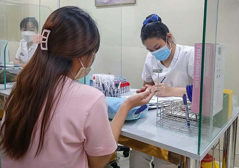 Cô gái 24 tuổi vẫn chưa dậy thì- Ảnh 1.