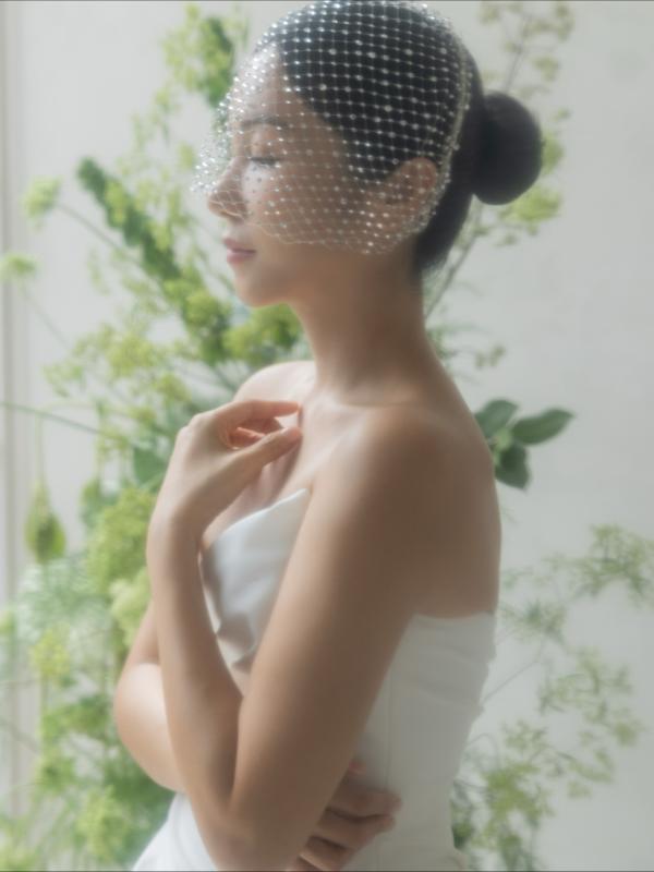 Sao nữ từng vướng ồn ào với Song Joong Ki tung ảnh cưới đẹp như mơ- Ảnh 1.