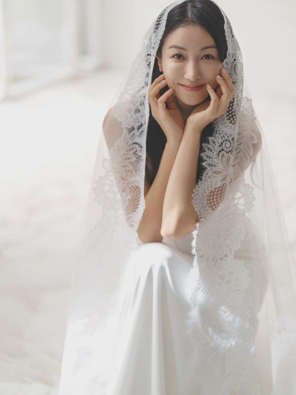 Sao nữ từng vướng ồn ào với Song Joong Ki tung ảnh cưới đẹp như mơ- Ảnh 8.
