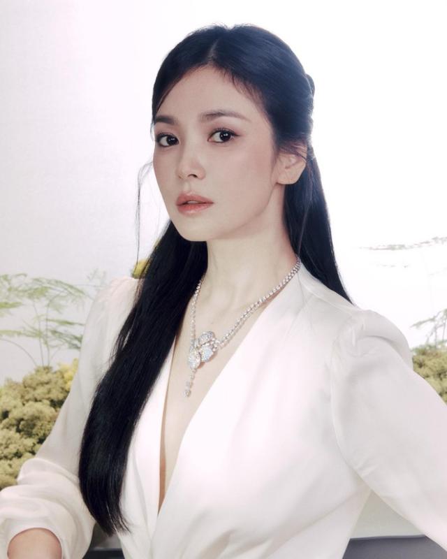 Hoá ra Song Hye Kyo làm tomboy đẹp thế này- Ảnh 15. Hoá ra Song Hye Kyo làm tomboy đẹp thế này- Ảnh 15.