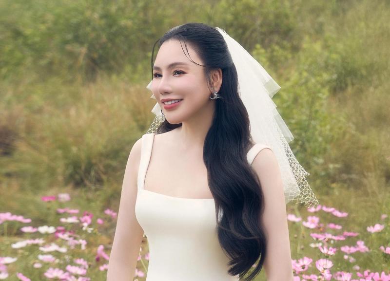 Phú bà Vbiz từng dạy học ở trường quân đội: Đối thủ một thời của Mỹ Tâm, nhan sắc tuổi 45 là đây sao- Ảnh 4.