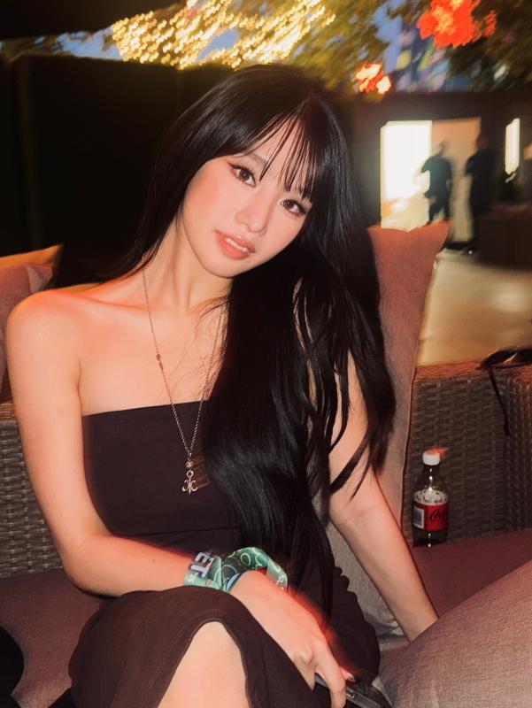 Chiếc quần ngắn cũn của Lisa thế hệ mới- Ảnh 9.