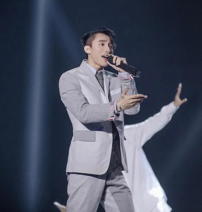 6 pha “oét nốt” mắc cỡ của sao Việt: 1 sao hạng A hát live như 