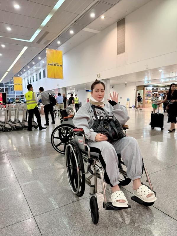 Khánh Thi đi chữa bệnh- Ảnh 4.