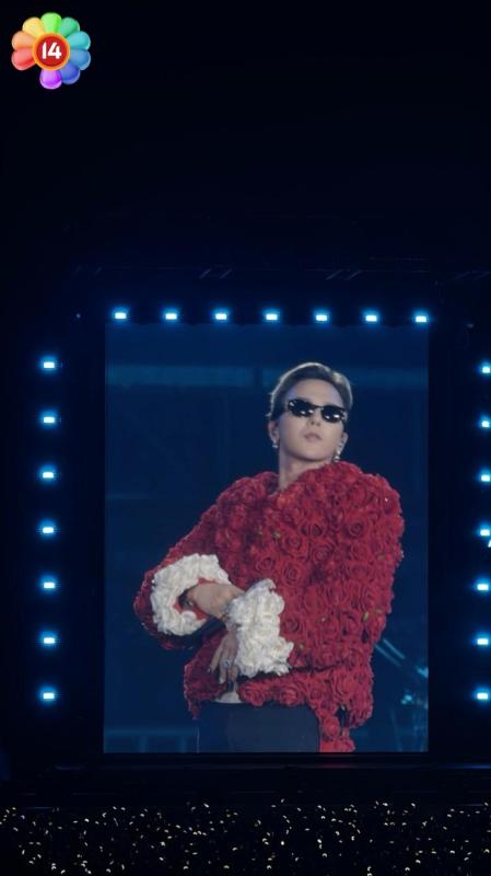G-DRAGON cởi áo diễn kết màn, biển fanchant 