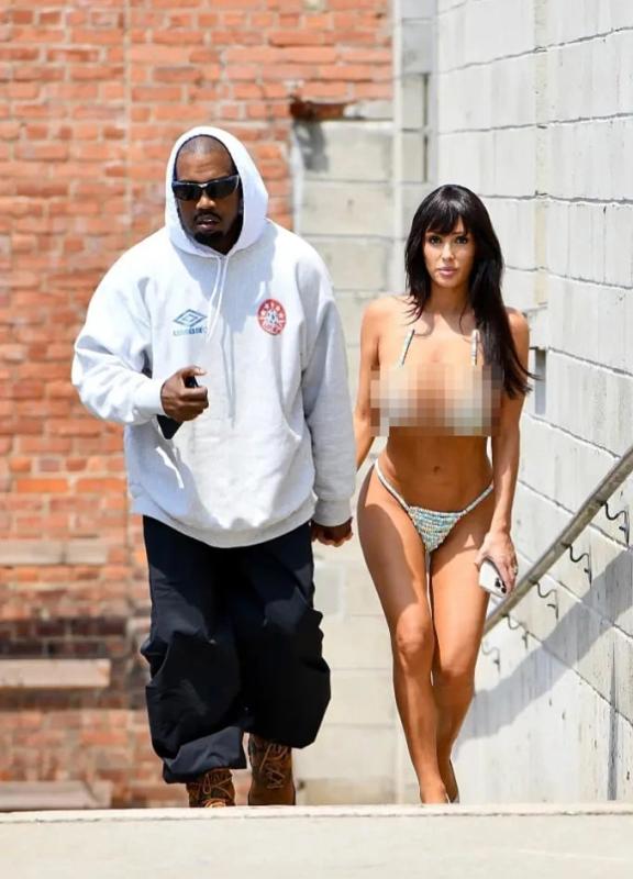 Vợ Kanye West không thích mặc quần- Ảnh 16.