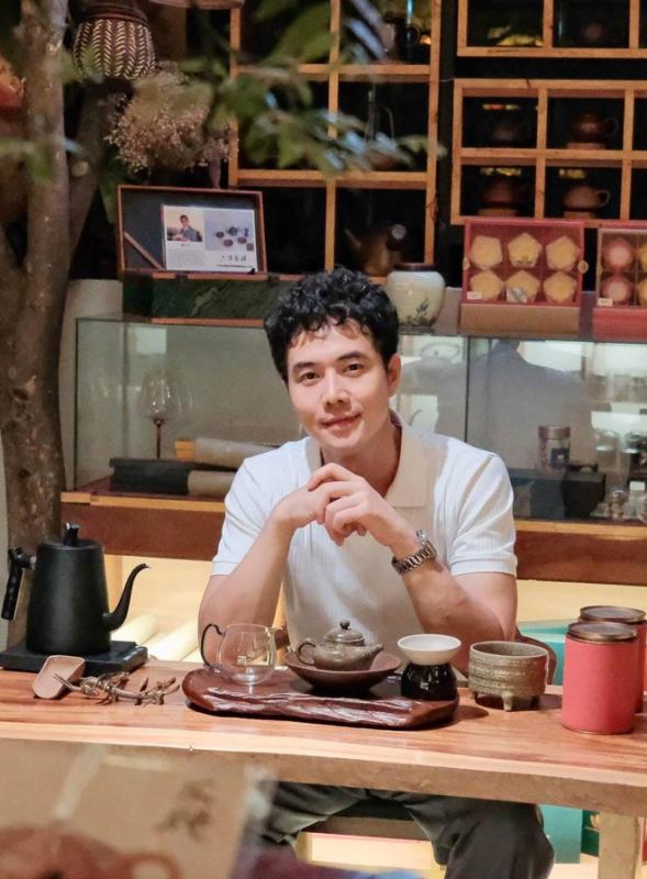 Nam thần phim giờ vàng bỏ tóc xoăn, từ 