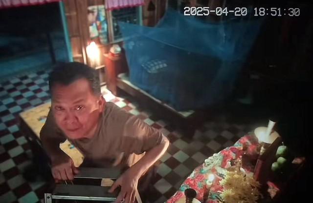 Cảnh người đàn ông miền Tây khóc lóc cầu xin 1 điều qua camera khiến hàng triệu người không thở nổi- Ảnh 2.