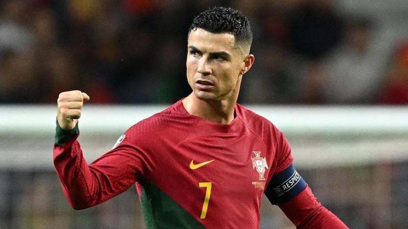 Vì sao Ronaldo được FIFA giảm án bạo lực?- Ảnh 1.