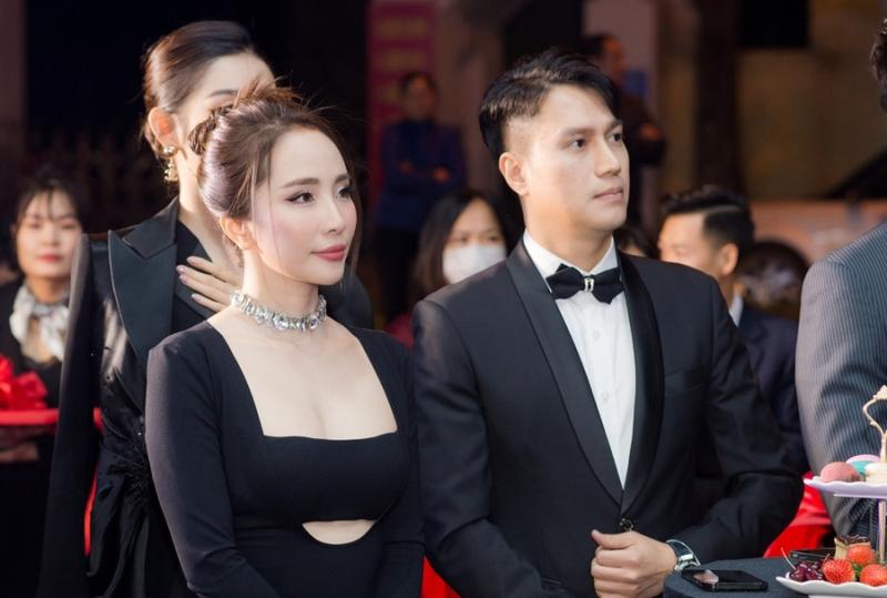 Việt Anh nói đúng 2 chữ khi được hỏi về chuyện cưới Quỳnh Nga- Ảnh 9.