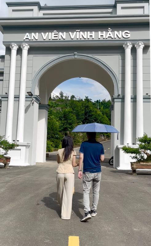 Chân dung cô gái 22 tuổi đi "bán mộ"- Ảnh 3.
