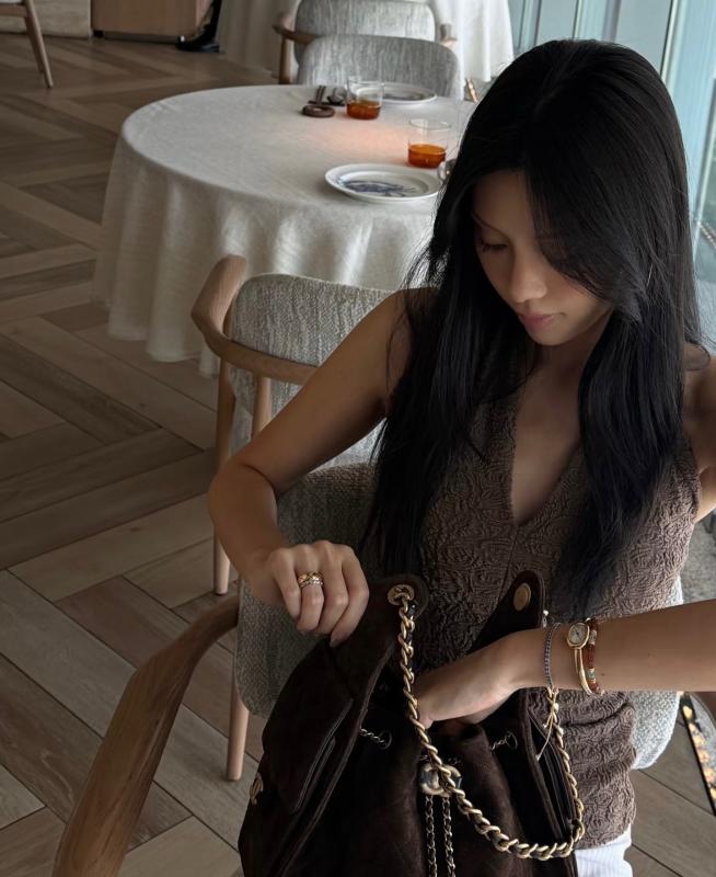 Túi mới nhất của Chanel khiến MXH bùng nổ, dân tình khẩn thiết đòi 