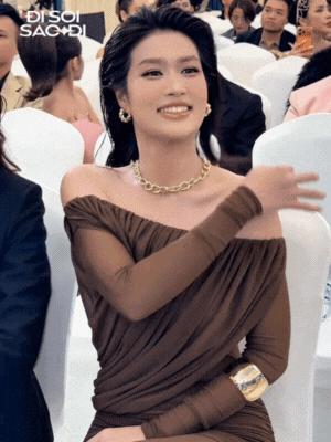 Lê Hoàng Phương lộ diện hậu "ồn ào" tình cảm với tình cũ Thiều Bảo Trâm, 1 nàng hậu khóc khi nhắc đến bà Phạm Kim Dung- Ảnh 7.