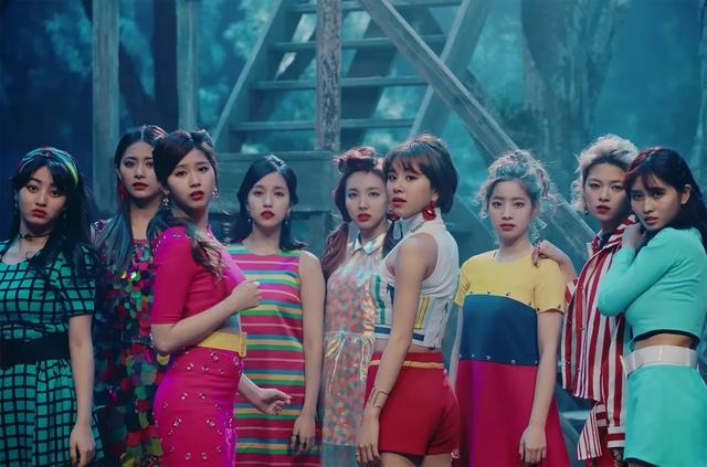 Sự hết thời của nhóm nữ từng lấn lướt BLACKPINK: Concert trống hoác 1/2 sân, album bán không nổi 1.000 bản- Ảnh 2.