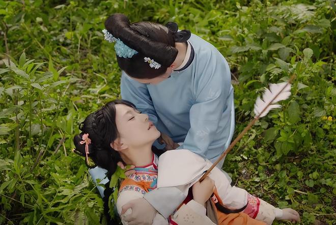 Thấy Tiểu Yến Tử và Hạ Tử Vy mà chỉ biết thở dài- Ảnh 2.