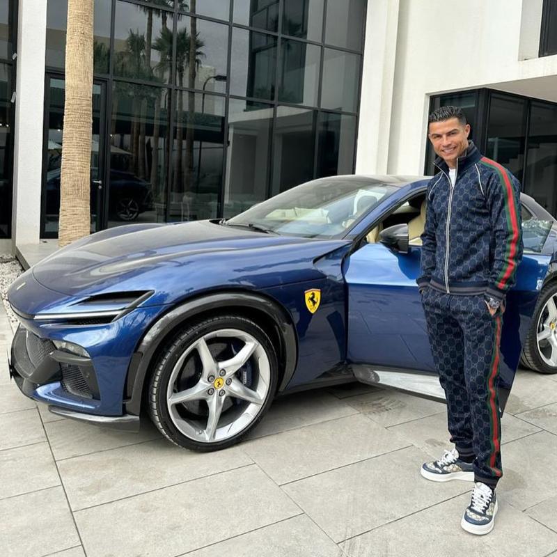 Tin được không: Ronaldo không nhớ nổi mình có bao nhiêu chiếc xe trong BST siêu xe 700 tỷ đáng gờm nhất thế giới- Ảnh 3.