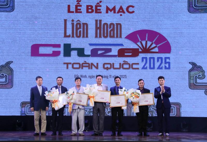 NSND Tự Long giành huy chương Vàng- Ảnh 4.