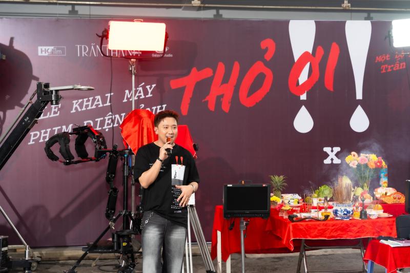 Trấn Thành tung poster phim Tết giấu mặt nữ chính, netizen soi nốt ruồi trên ngực rồi đồng loạt gọi tên 1 người- Ảnh 3.
