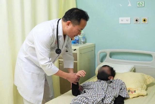 Đột quỵ mùa lạnh: Nỗi ám ảnh 
