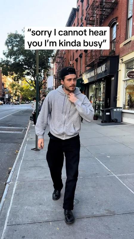 Hưởng loạt đặc quyền khi là con trai Beckham, 