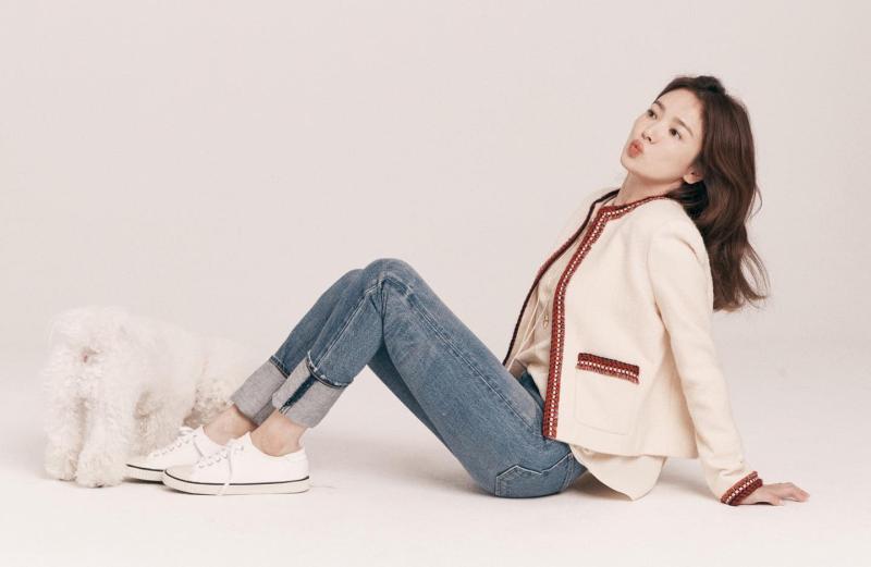 Mặc quần jeans theo phong cách tối giản: Song Hye Kyo chính là 