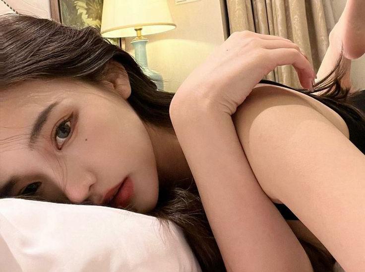Đây là 6 cách mà thức khuya "tàn phá" nhan sắc, "bào mòn" tuổi thọ của chị em phụ nữ- Ảnh 1.