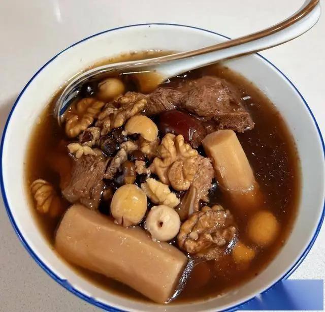 Thật tiếc cho chị em nào chưa biết 5 món vừa NGON vừa BỔ: Nuôi dưỡng buồng trứng, bảo vệ tử cung, "trẻ hóa" làn da- Ảnh 1.