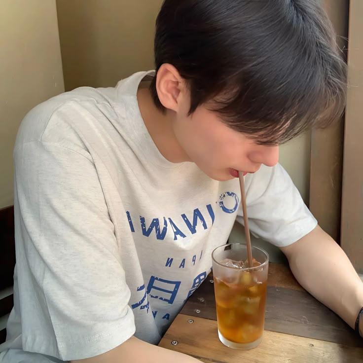 Đến giờ tôi mới biết uống nước theo 7 kiểu này đang “phá thận”, trước giờ cứ tưởng uống càng nhiều càng tốt!- Ảnh 2.