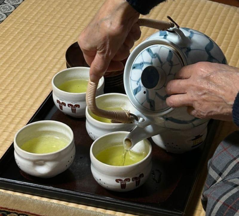 4 loại đồ uống vốn tốt nhưng uống nhiều như "bơm mỡ" vào thân, tăng cân vùn vụt- Ảnh 2.