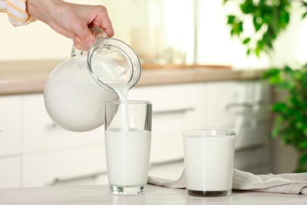 Thêm 1 loại hạt vào sữa giúp bảo vệ mạch máu và ngăn ngừa tắc nghẽn - phụ nữ uống còn hưởng nhiều lợi ích thời kỳ mãn kinh- Ảnh 1.