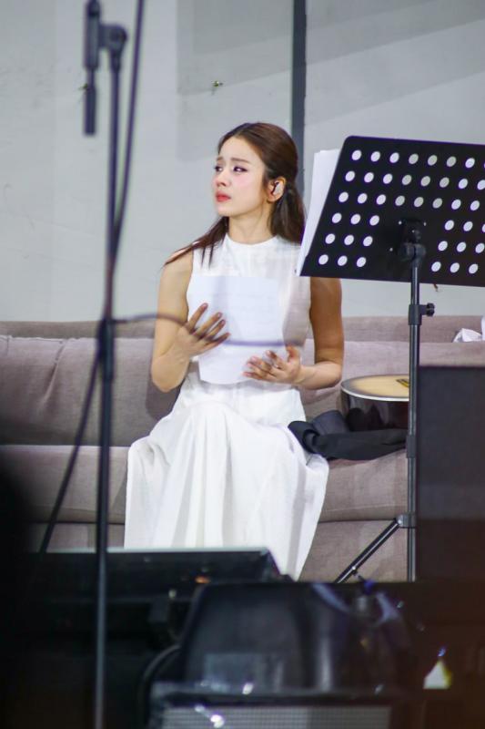 Màn trình diễn gây sốc của nữ DJ đẹp nhất Vbiz, visual như tiên nga giáng trần càng nhìn càng mê- Ảnh 6.