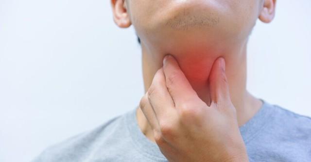 4 bệnh ung thư cùng "xuất hiện" khi bị đau họng, người đàn ông không ngờ dù chăm tập thể dục nhưng lại làm 3 điều này mà mắc bệnh- Ảnh 1.