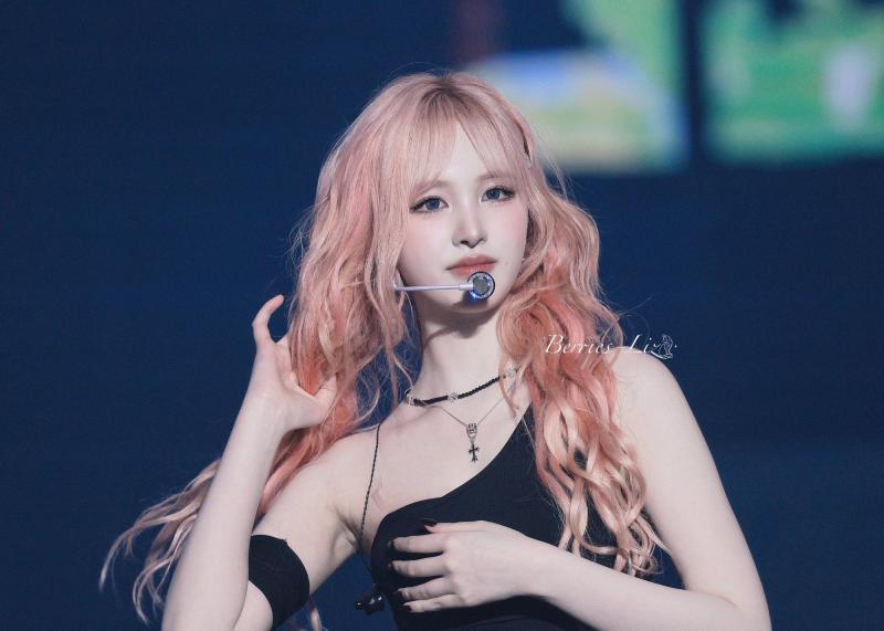 Khoảnh khắc kém hoàn hảo của nữ idol tố cáo tiêu chuẩn đẹp khắc nghiệt của Kpop- Ảnh 4.